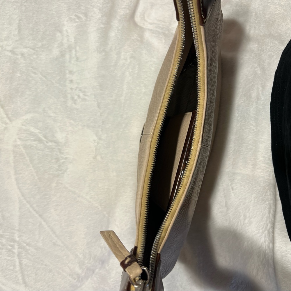 Dooney and Bourke - Picture 2 of 9